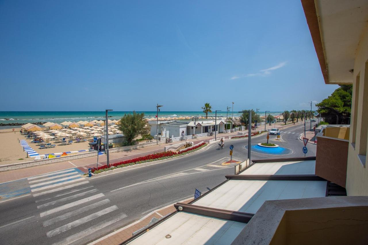Palm Beach House - Vista Mare Montesilvano Ngoại thất bức ảnh
