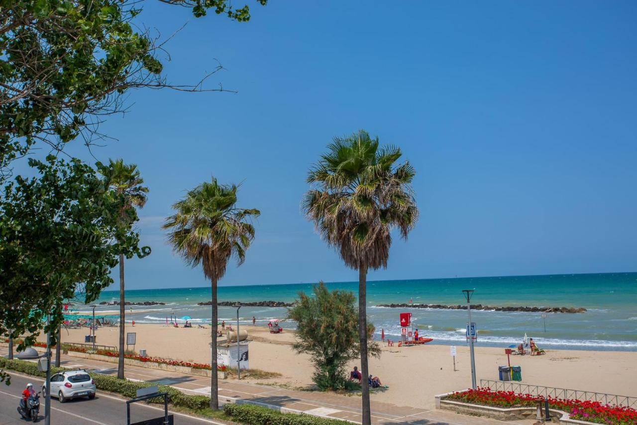 Palm Beach House - Vista Mare Montesilvano Ngoại thất bức ảnh