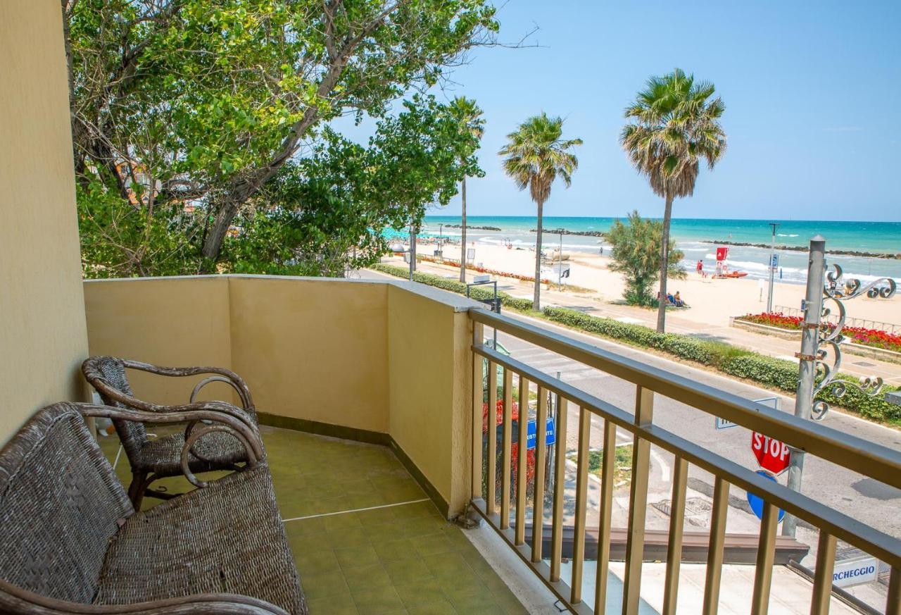 Palm Beach House - Vista Mare Montesilvano Ngoại thất bức ảnh
