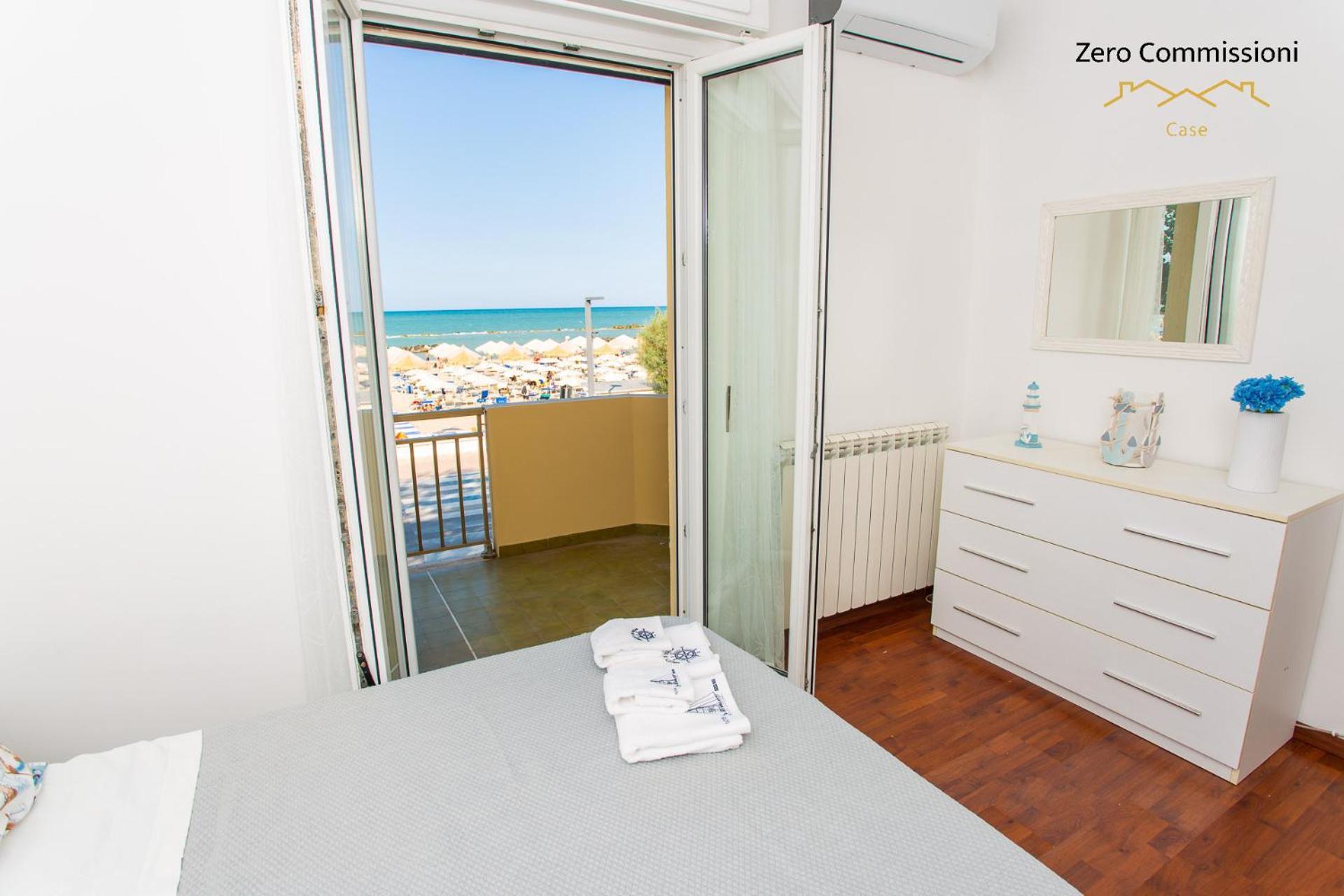 Palm Beach House - Vista Mare Montesilvano Ngoại thất bức ảnh