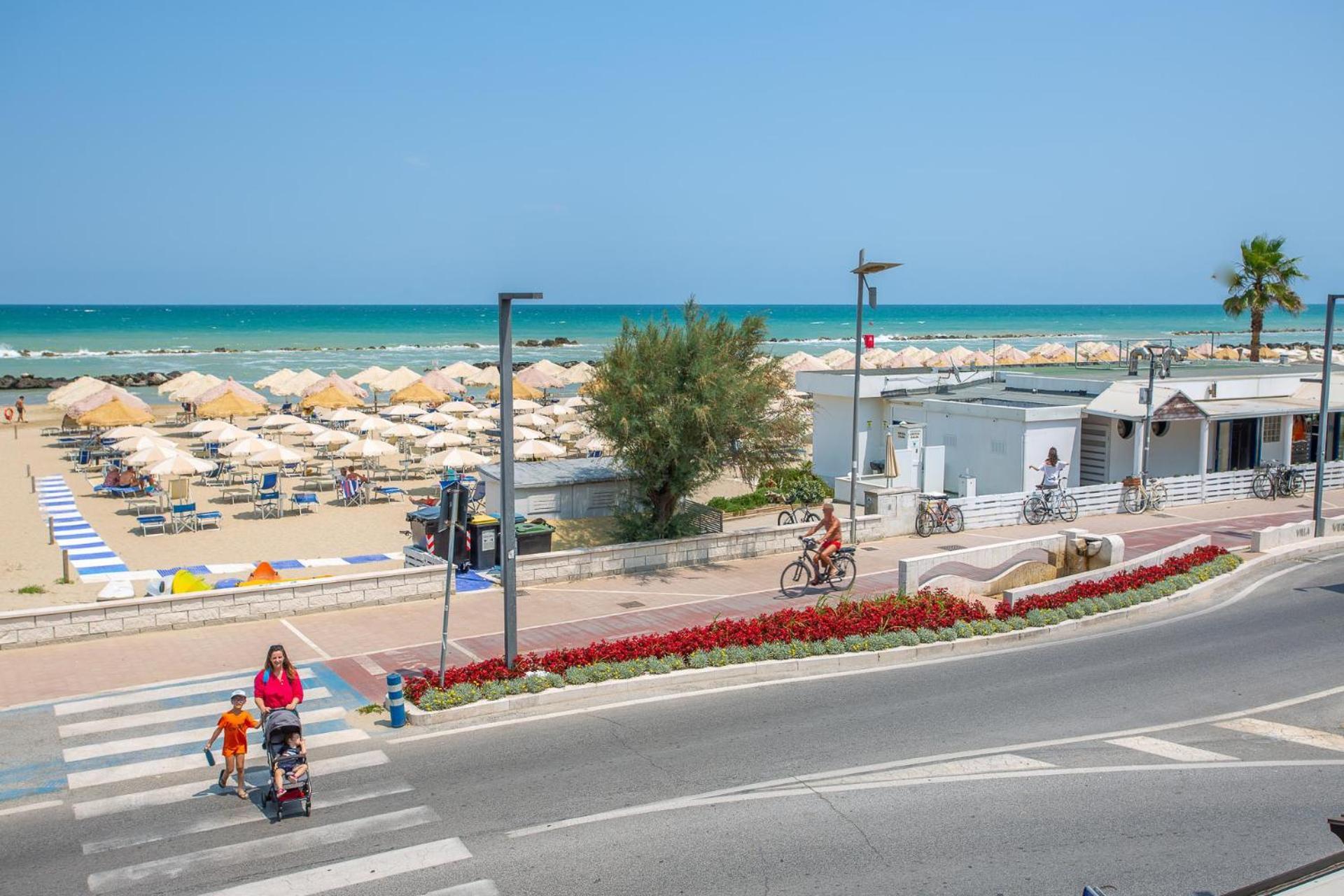 Palm Beach House - Vista Mare Montesilvano Ngoại thất bức ảnh